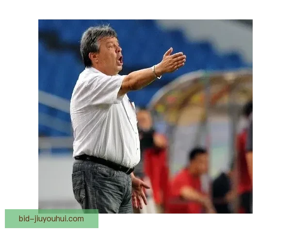 安卡拉古库主席因打裁判事件被禁足禁赛,引发足球界广泛关注和热议 安卡拉古库主席因打裁判事件被禁足禁赛,引发足球界广泛关注和热议